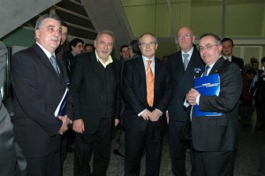 Jose Montilla con participantes del Foro